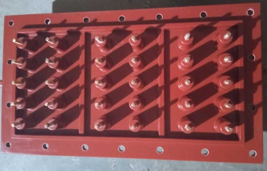Lv Epoxy Resin Cast Transformer Bushing - Efficiency: Voltage & Leakage