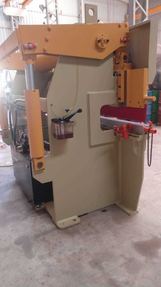 Hydraulic Sheet Bending Machine - 10 Hp Power, 1500 Kg Weight | Hydraulic Motorised, Suitable For Ss And Ms Plates, Includes Workbench And Clamping Plate