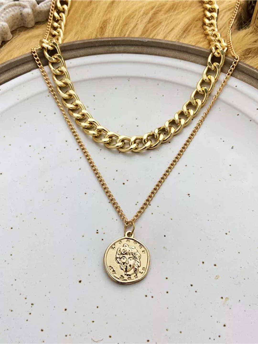 antique necklace necklace in 20 gms