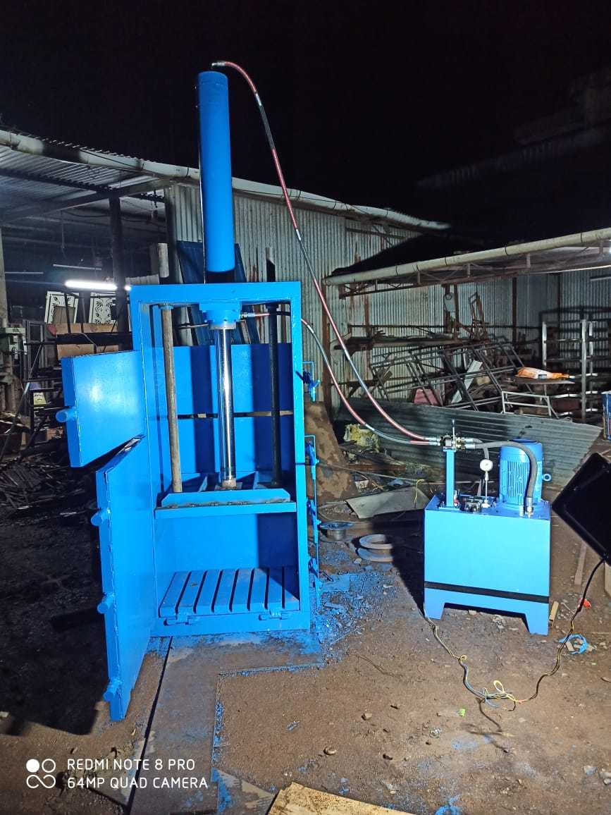 Hydraulic Baling Machine - 25kg To 500kg Capacity | Superior Hydraulic Quality, Space-saving Design, Easy Packing With Front And Back Doors