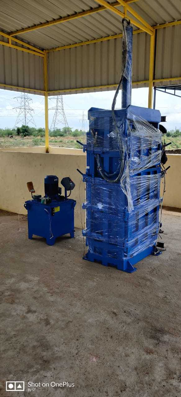 Hydraulic Baling Machine - 25kg To 500kg Capacity | Superior Hydraulic Quality, Space-saving Design, Easy Packing With Front And Back Doors