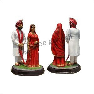 दुल्हन दूल्हे फाइबर मूर्ति