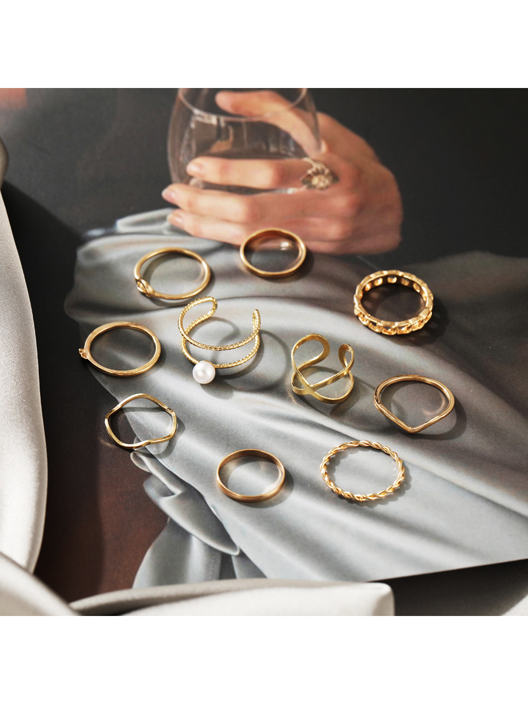 Gold Plated 10 Piece Infnity Chain Ring Set Gender: Women