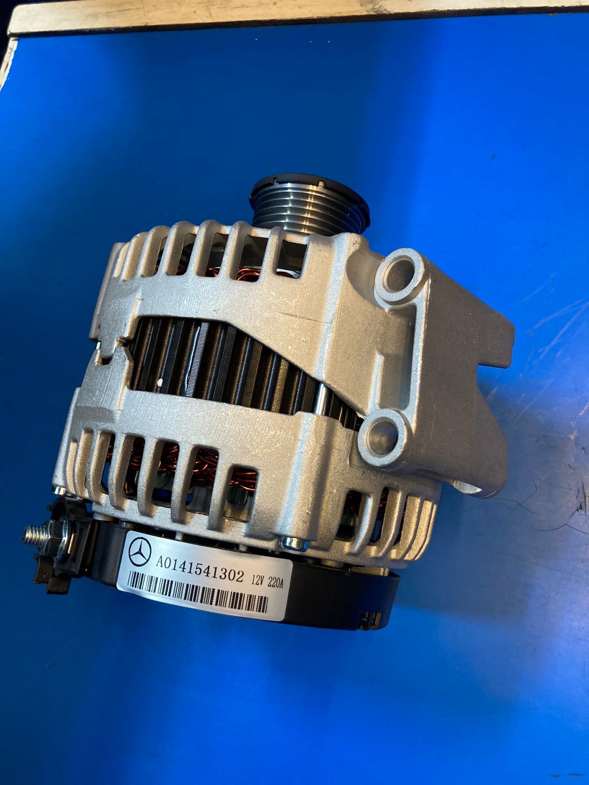 Car Alternator - Silver 2x2x2 Ft Dimensions 10 Kg Weight | Long Working Life Suitable For Four Wheelers Model No. 546546545