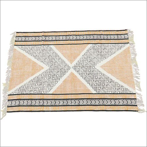 सजावटी हाथ से बुना गलीचा