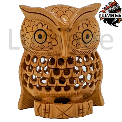 ब्राउन हैंडक्राफ्टेड वुडन जाली आउल सिटिंग शोपीस