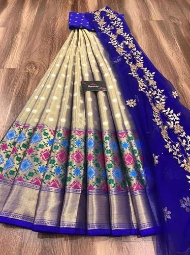 महिलाओं की भारतीय साड़ियां