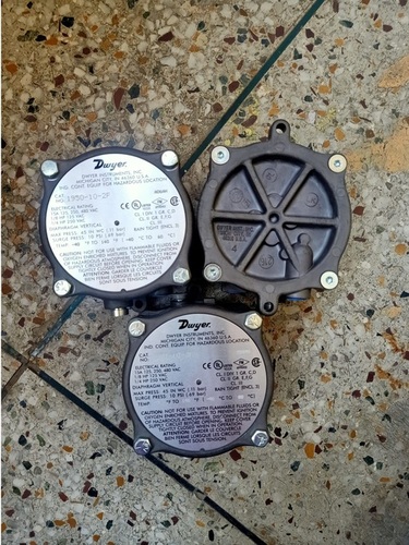 ड्वायर यूएसए 1950 1 2F धमाका प्रूफ डिफरेंशियल प्रेशर स्विच का माप दबाव: गैस