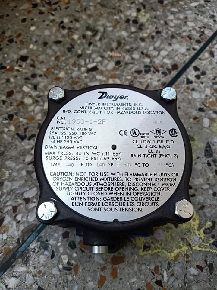 Dwyer Usa 1950 1 2f Differential Pressure Switch Measure Pressure Of: Gas