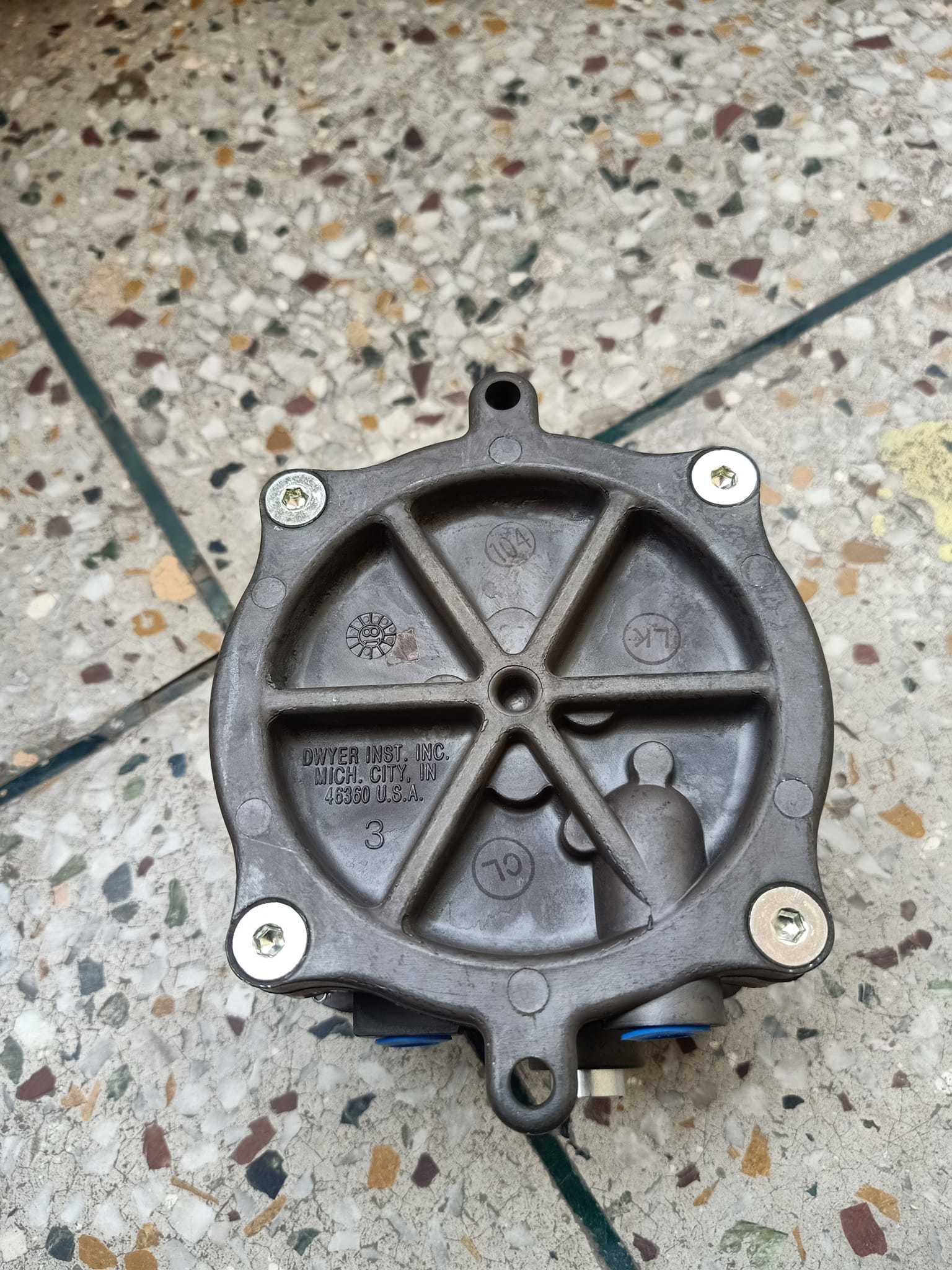 Series 1950 Explosion Proof Differential Pressure Switch Measure Pressure Of: Gas
