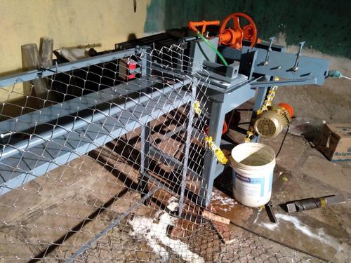 Semi Manual chain link fencing machine
