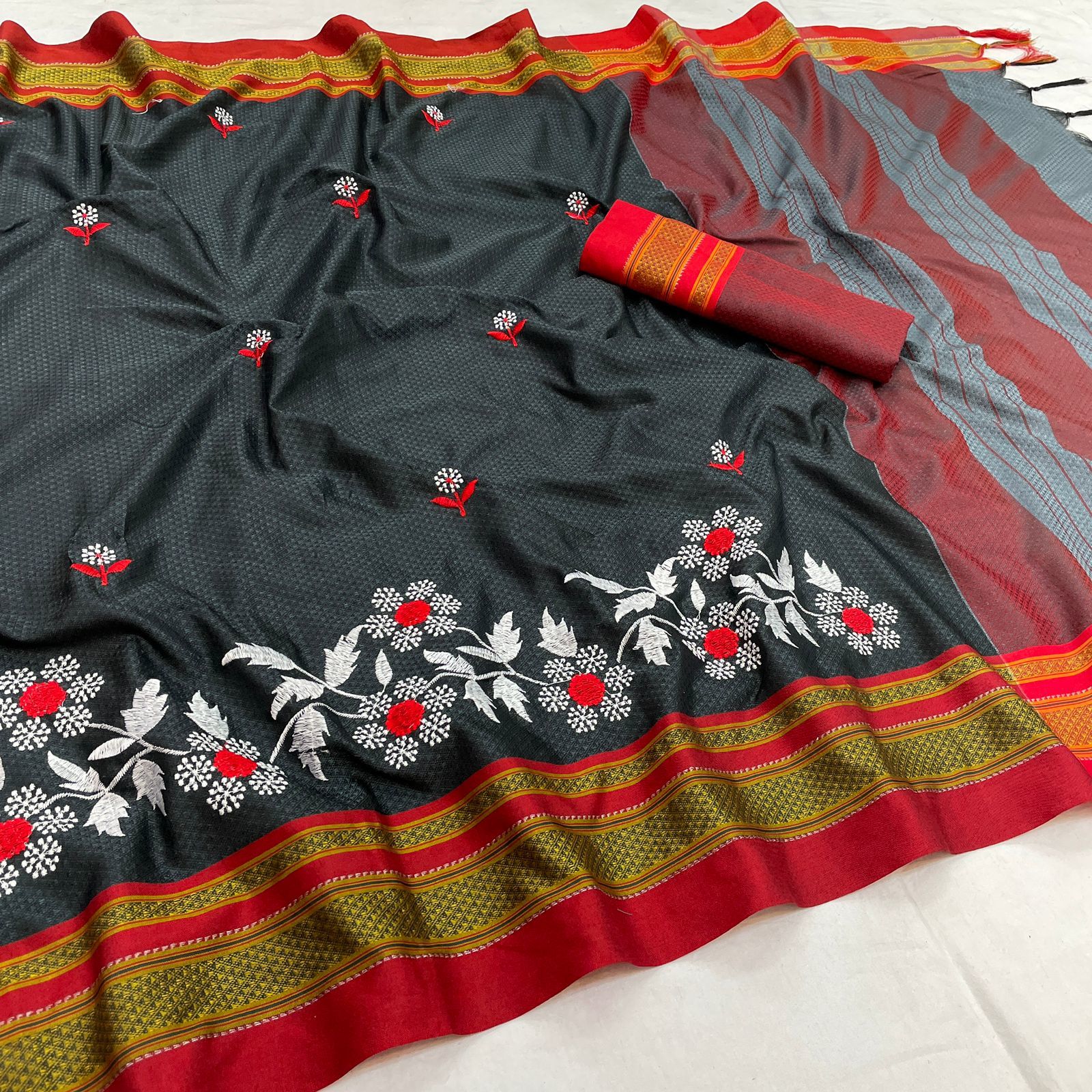 New Saree - Khan Silk Saree With Jhool Pallu, 4 Mtr Fabric Length, Washable & Breathable, Customized Logo Available, Traditional Indian Design