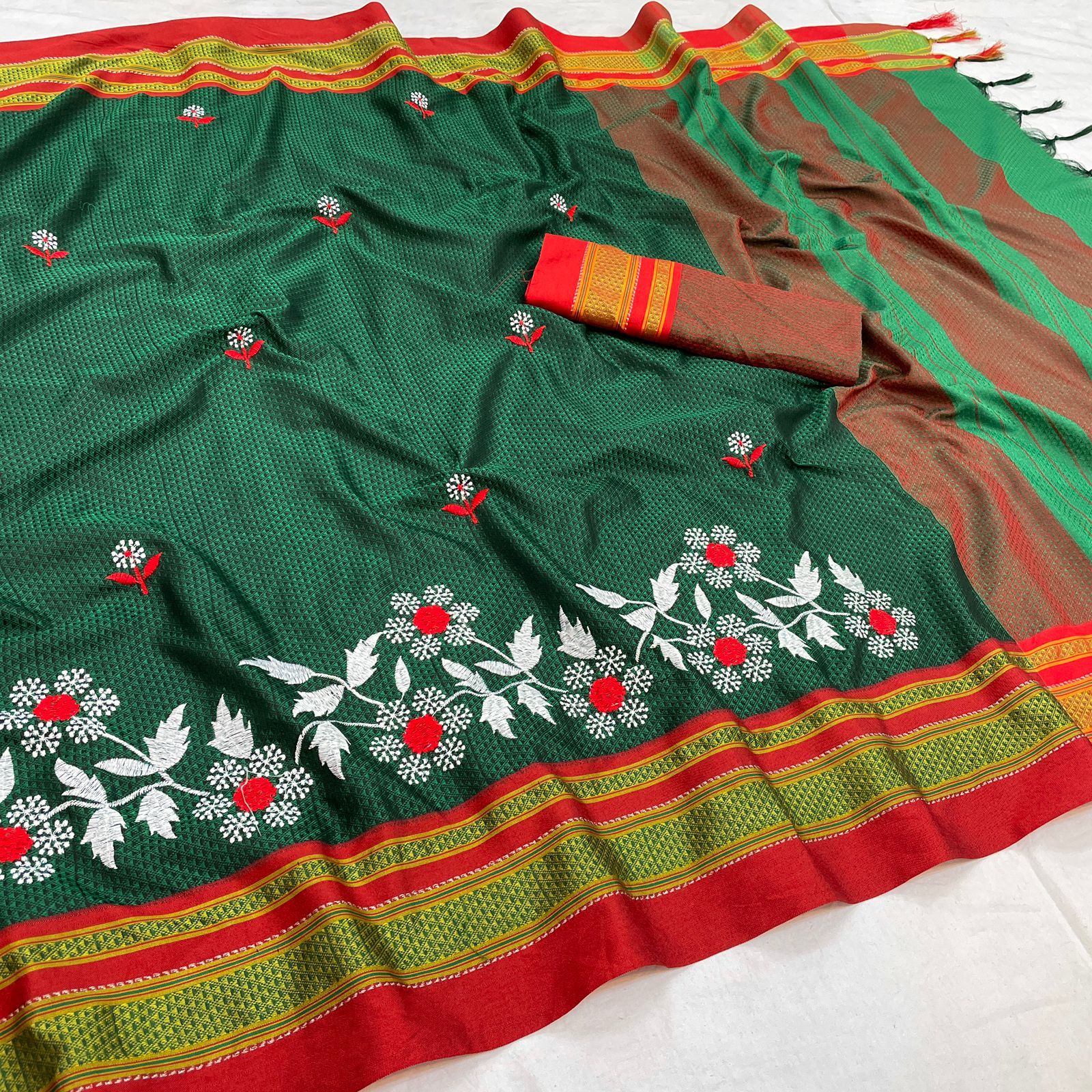 New Saree - Khan Silk Saree With Jhool Pallu, 4 Mtr Fabric Length, Washable & Breathable, Customized Logo Available, Traditional Indian Design