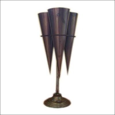 स्टैंड के साथ मेटल 25x25x68cm फ्लावर वेस