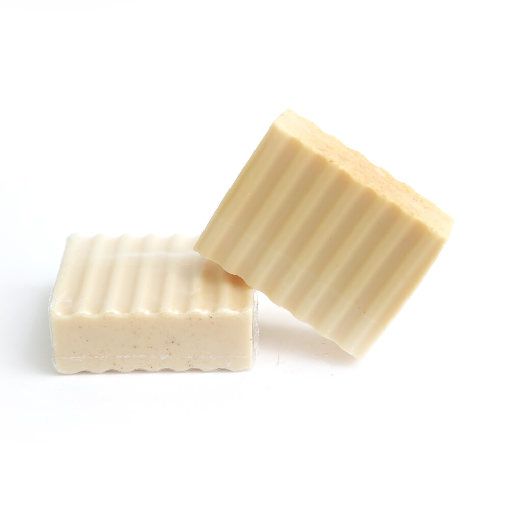 Turmeric Bath Soap - 100GM Rectangular Bar, Off White and Beige | Organic Milk and Turmeric for Even Skin Tone, Fades Scars and Stretch Marks, High Foam and 100% Moisture, Handmade for All Skin Types