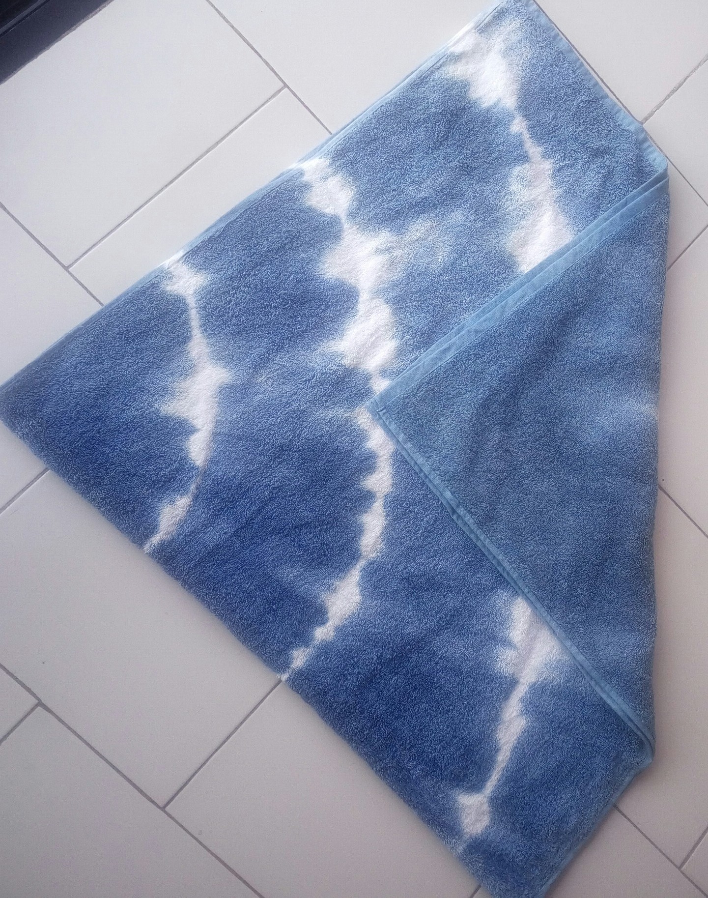 Natural Tie And Dye Organic Cotton Fabrics - 100% Organic Cotton, 42 Inch Width, 85 Gsm Weight, Any Color, Printed Texture | Versatile For Garments And Upholstery