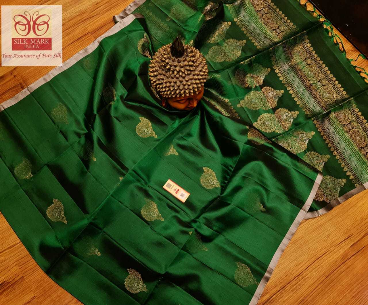 Bottle Green Hangloom Kanjivaram Silk Saree