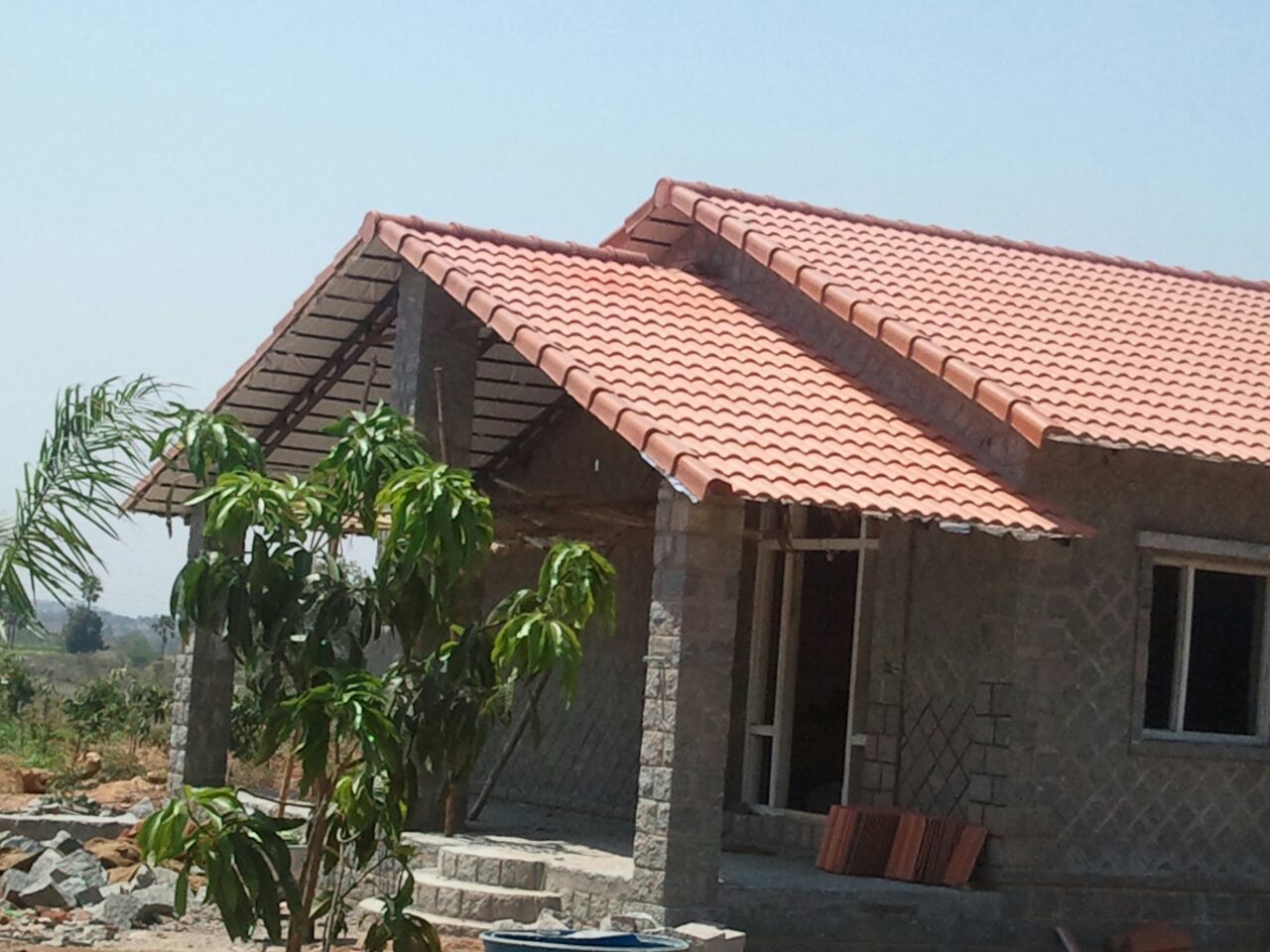 Concrete Roof Tile - Clay Surface Treatment 10-15 Mm, Color Coated In Browns / Tans | Matt Finish, Waterproof, Heat Insulation
