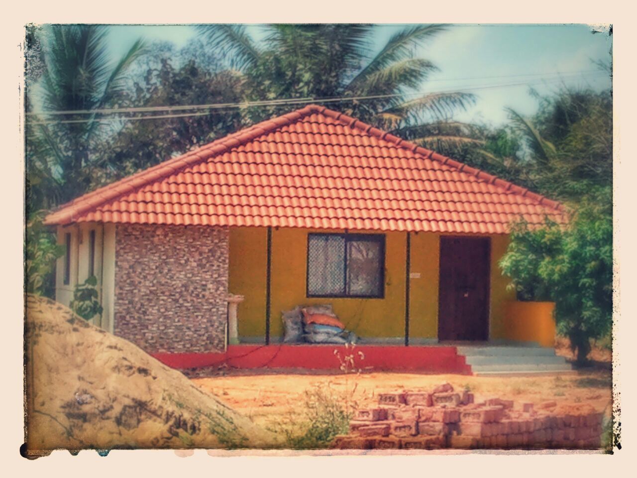 Concrete Roof Tile - Clay Surface Treatment 10-15 Mm, Color Coated In Browns / Tans | Matt Finish, Waterproof, Heat Insulation