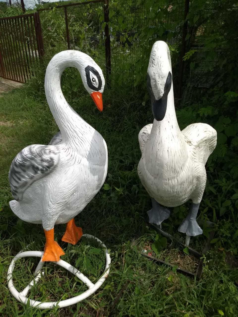 White Color Swan Frp Statue Height: 2-10 Inch (In)