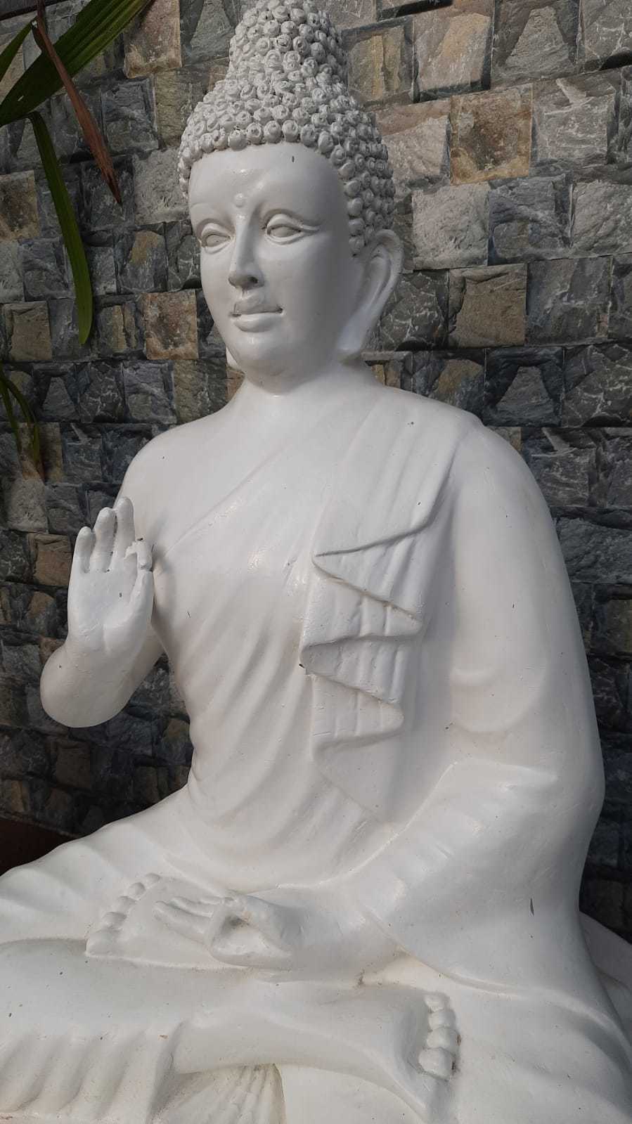 Frp Buddha Statue - 3 Ft Height, 4 Mm Thickness | White Fiberglass, Ideal For Garden And Park Decoration