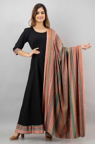 मल्टी कलर इवनिंग गाउन