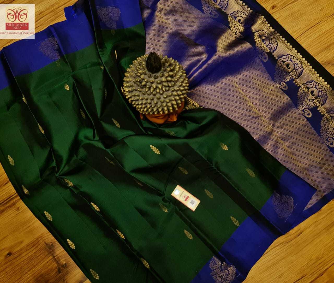 Khadiyal Traditional Pure Kanjivaram Silk Saree - Light Weight Under 500 Grams, Green And Blue Contrast Border And Pallu With Zari Work