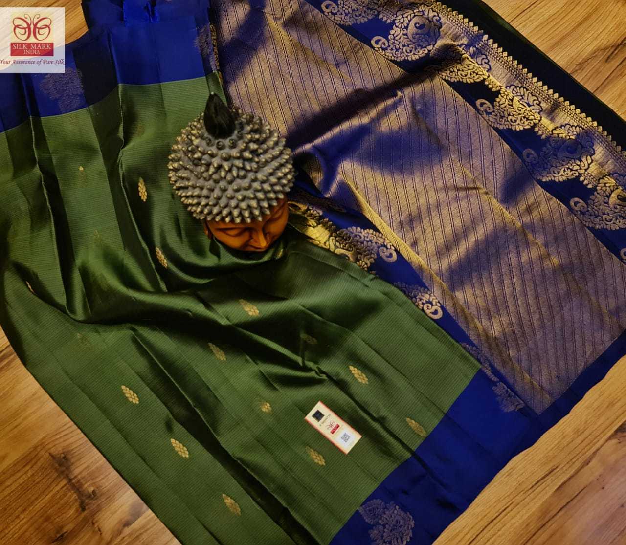 Khadiyal Traditional Pure Kanjivaram Silk Saree - Light Weight Under 500 Grams, Green And Blue Contrast Border And Pallu With Zari Work