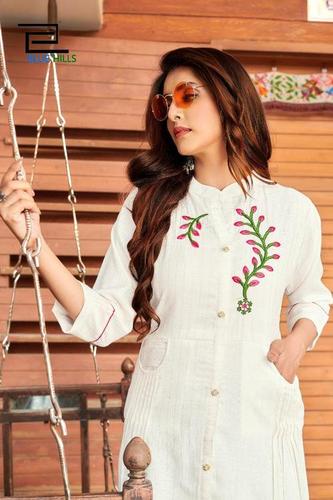 ब्लू हिल्स फितूर वॉल्यूम 3 रेयॉन ल्यूरेक्स कुर्तियां कैटलॉग