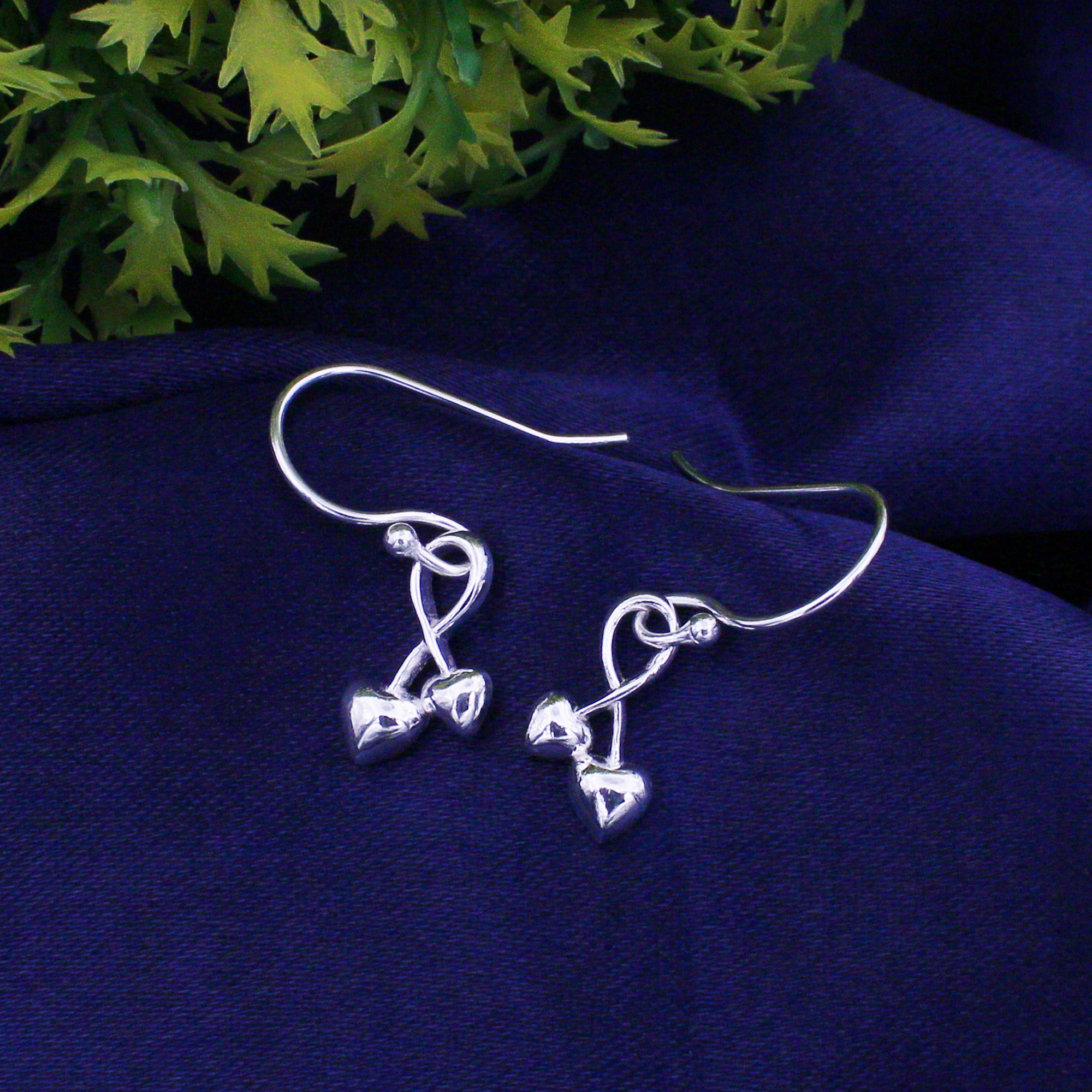 925 Sterling Silver Tiny Heart Dainty Dangles Earring