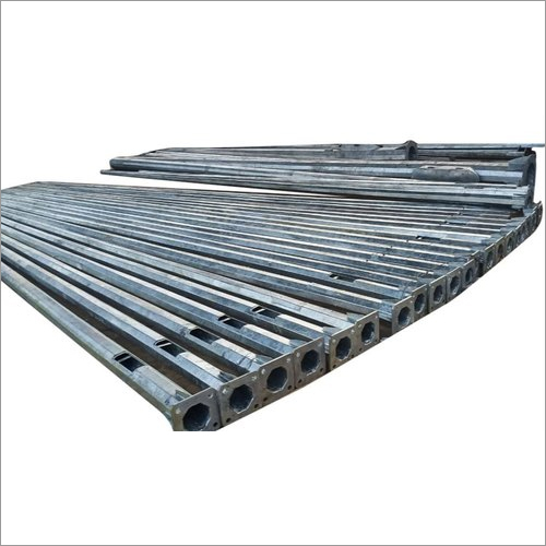Octagonal Street Light Pole - Color: Silver