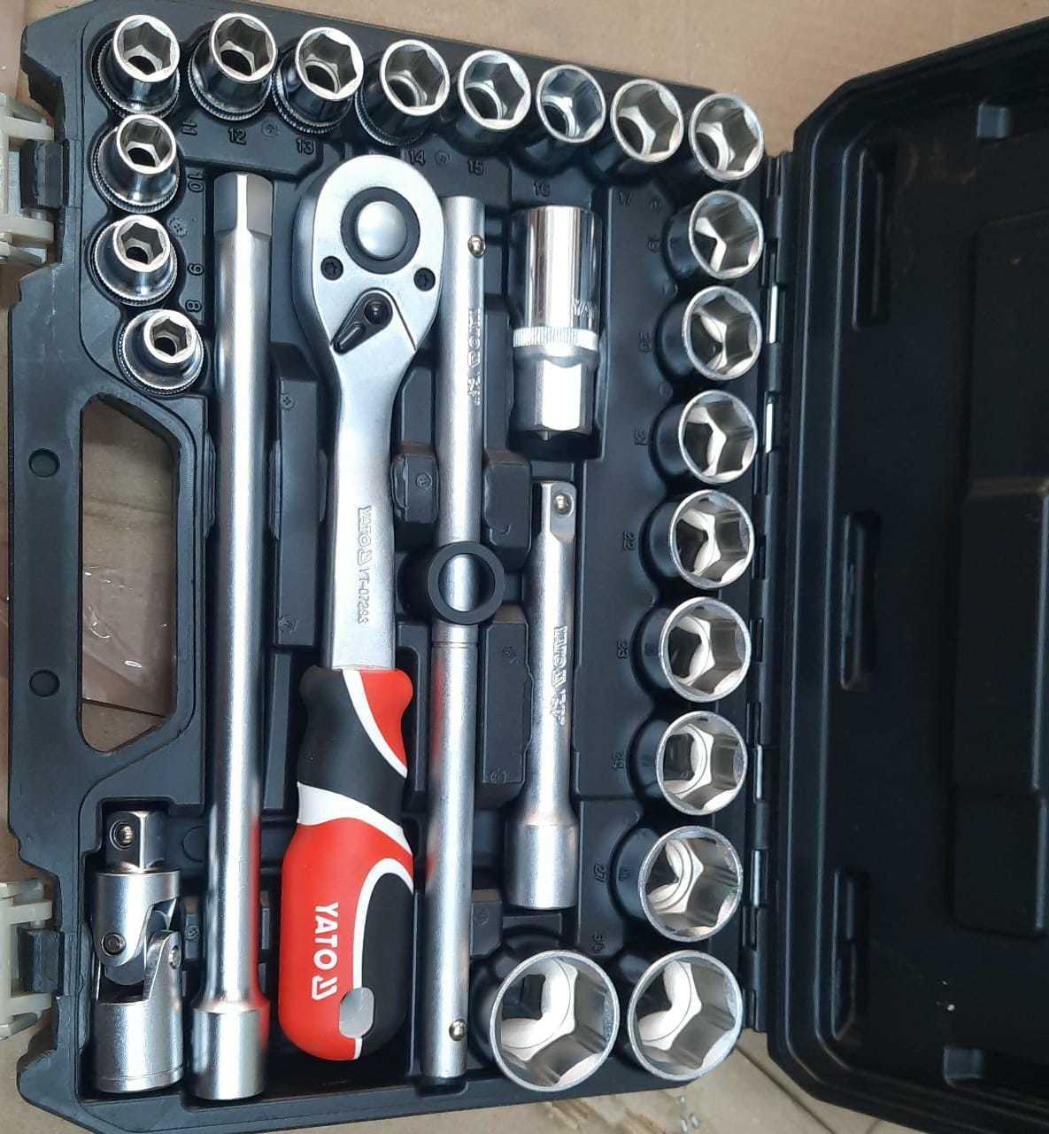 Heavy Duty Socket Set - Chrome Vanadium Steel, 1/2 Inch Drive, 26 Pieces, Chrome Plated Finish - Includes 1/4 Inch And 12pt Options