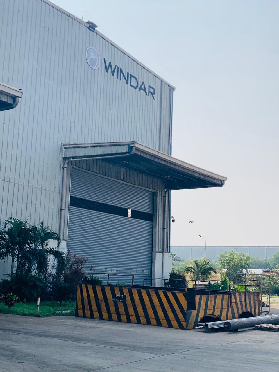 Rolling Shutter - Aluminum Material, Silver Color | Manually Operated, Exterior Insulation, Horizontal Opening Pattern