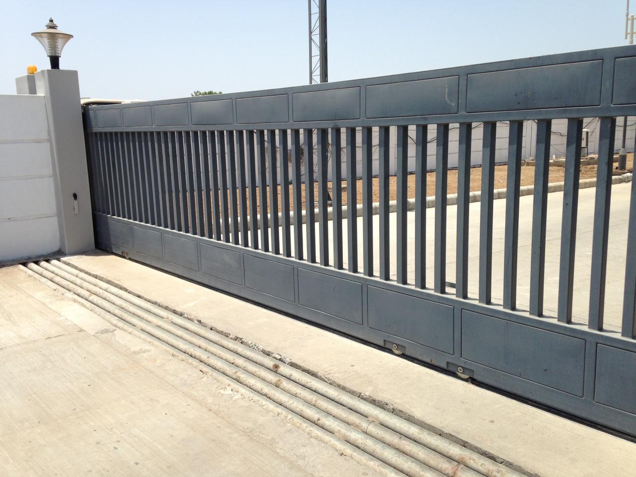 Automatic Sliding Gate - Steel Material, Standard Size, Eco-friendly White Finish | Hand Made With Forging Techniques, Enhanced Security And Aesthetic Appeal