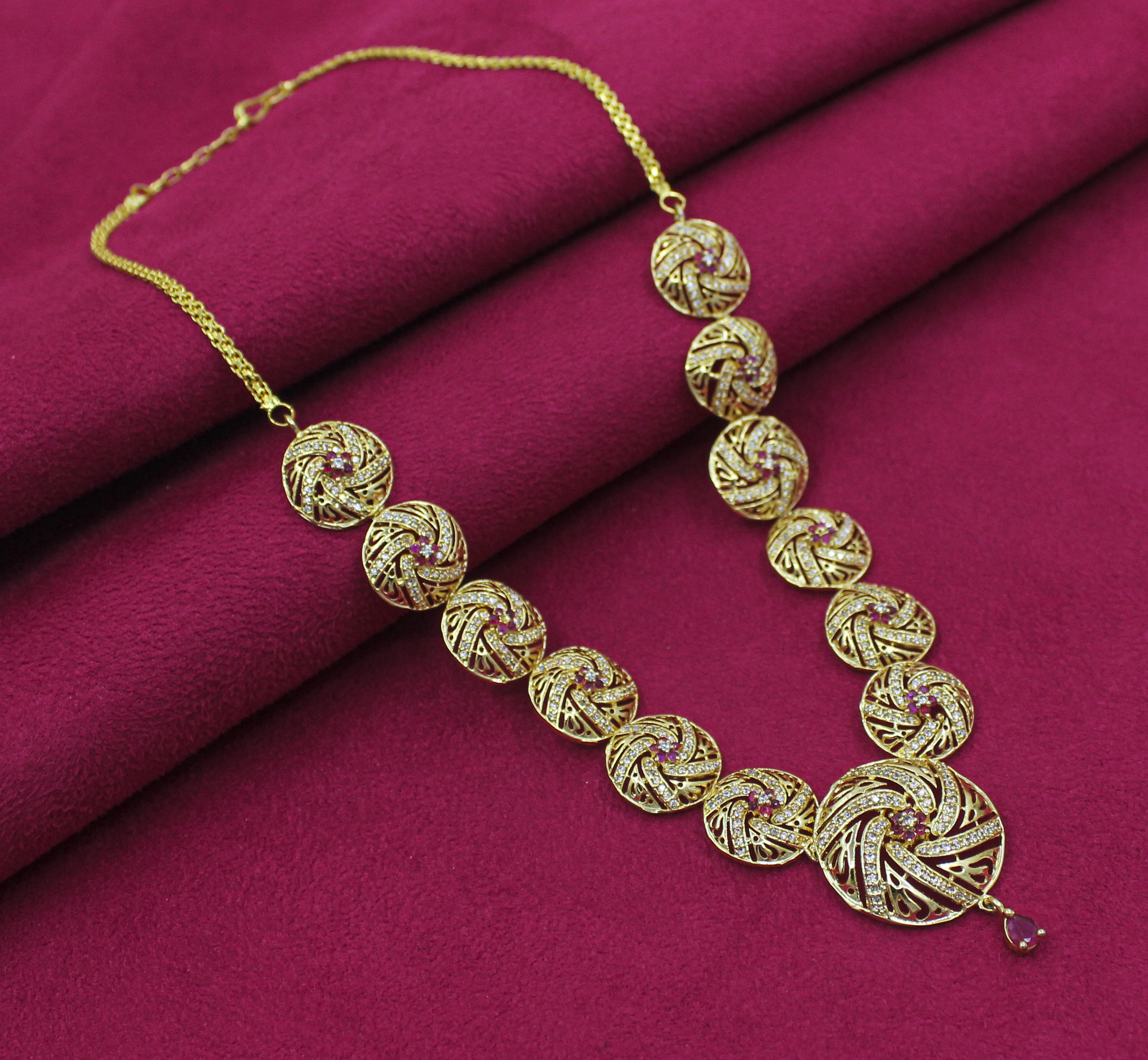 Revers Ad Party Wear Gold Necklace Set Gender: Women