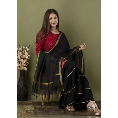 वॉशेबल महिलाओं के लिए प्रिंटेड कुर्ता शरारा सेट