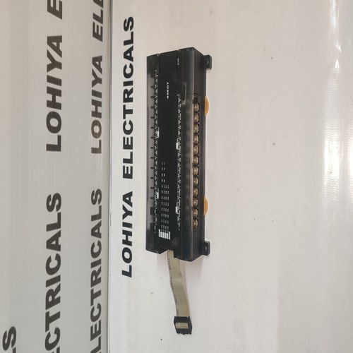 Omron Cp1w-40edt Plc Input/output Module