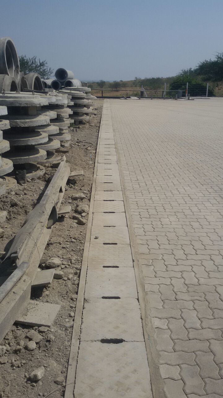 Precast Concrete U Drain Application: Drainage