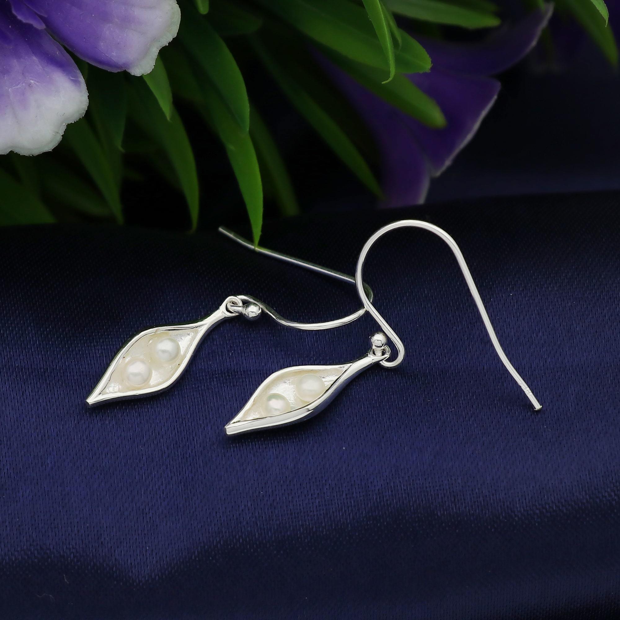 925 Sterling Silver Pearl In Shell Earring