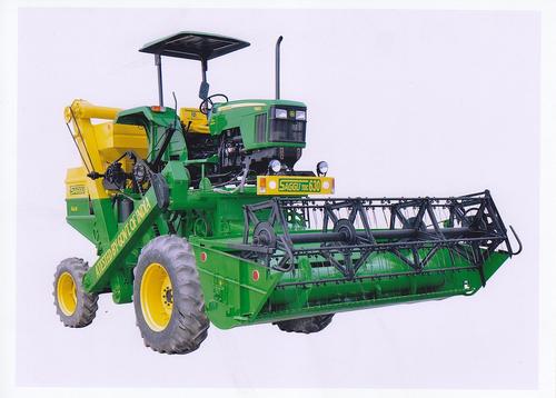 Agriculturer Mounted Combine Harvester