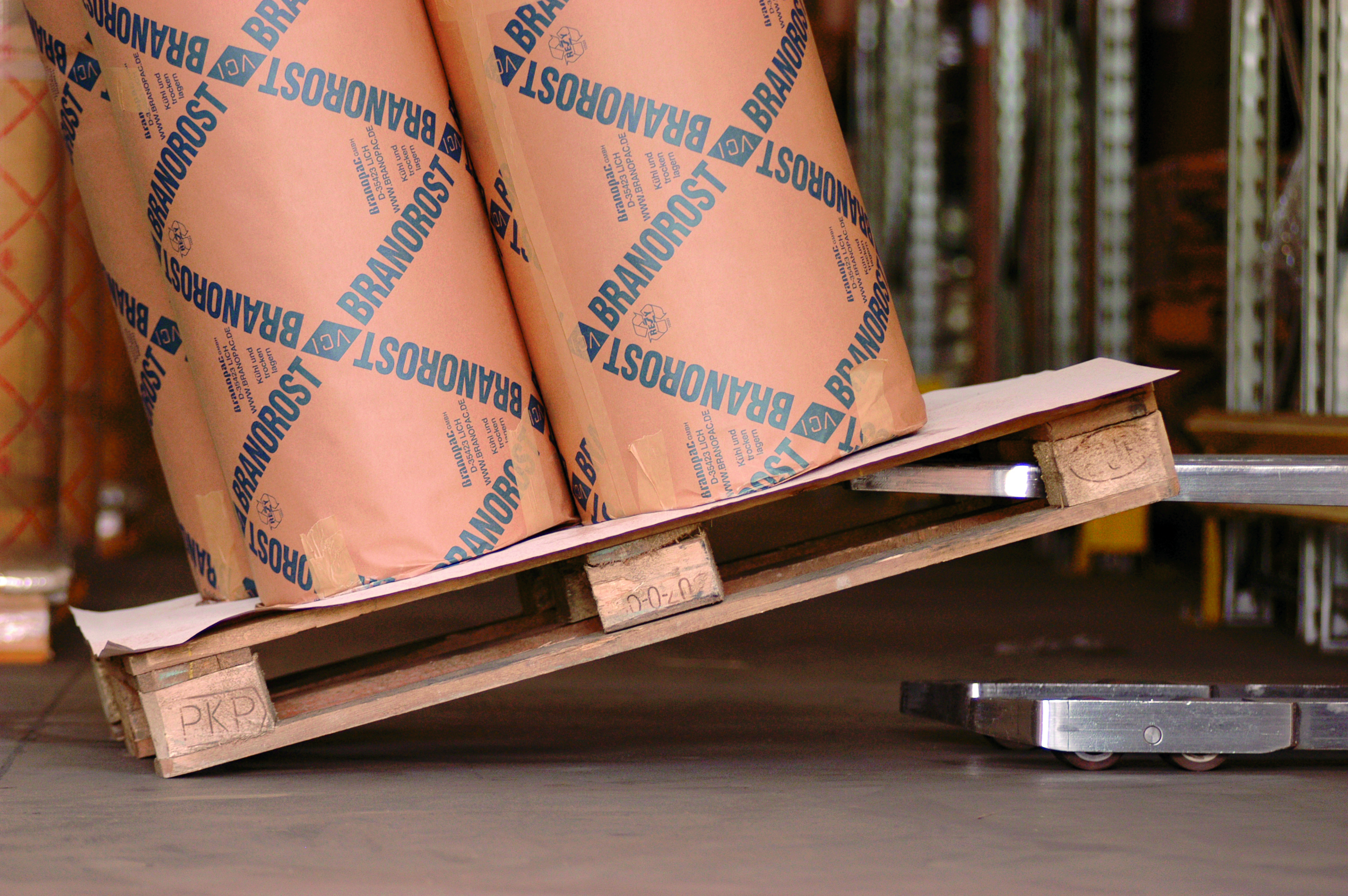 Branorost U Vci Paper - Vci Corrosion Protective Kraft Paper , Standard Rolls And Cut-sheet Options For Non-ferrous Metals And Steel