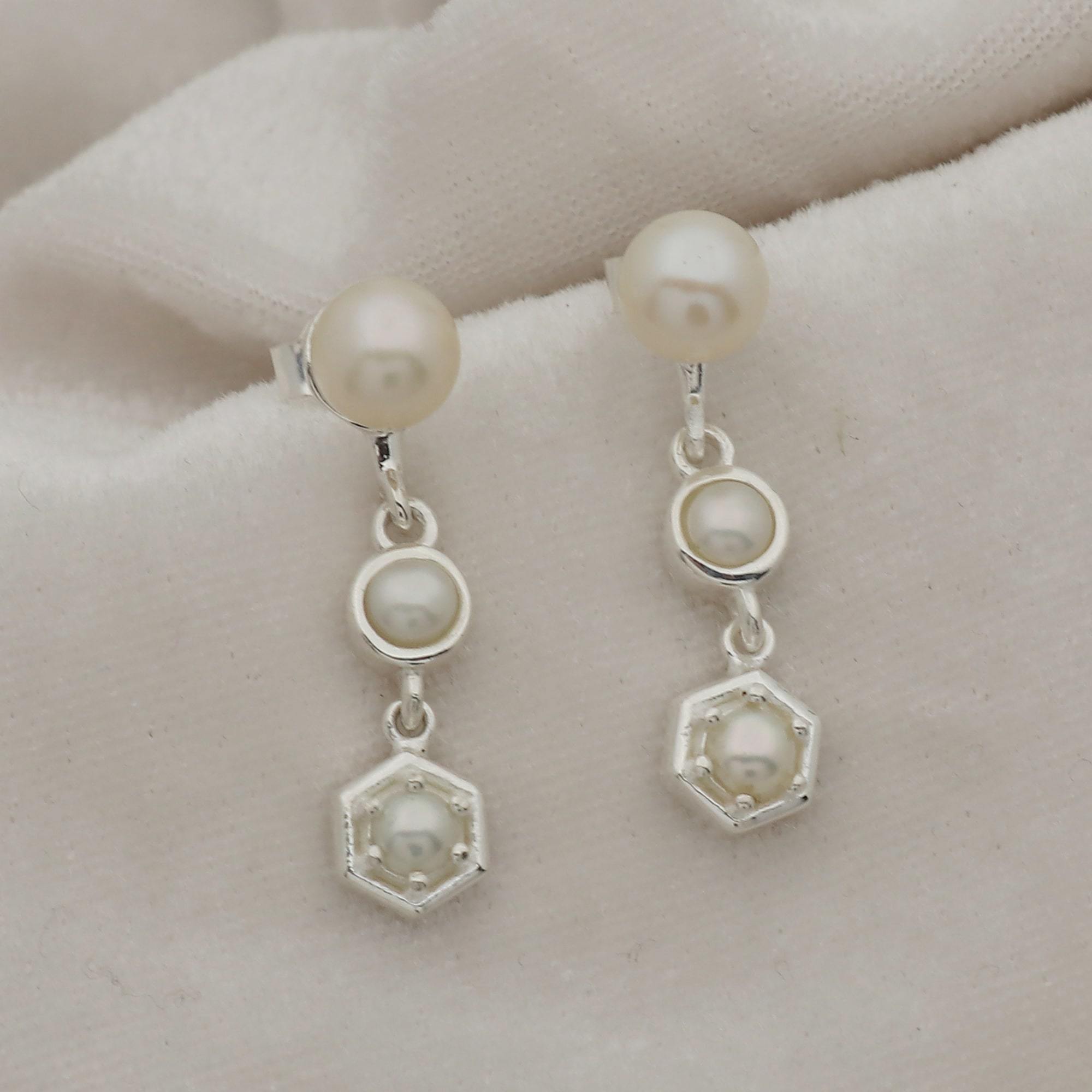 925 Sterling Silver White Pearl Dangle Earring