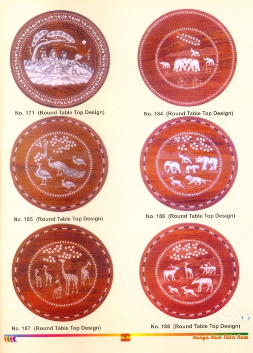 लकड़ी का हैंडक्राफ़्टेड गोल टेबल