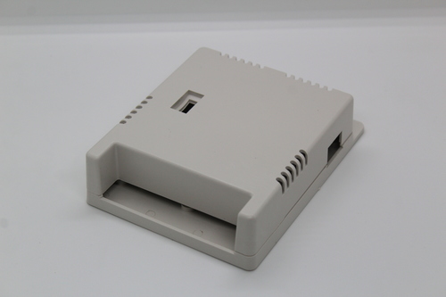 ऑफ व्हाइट आर्ड सीएच 8