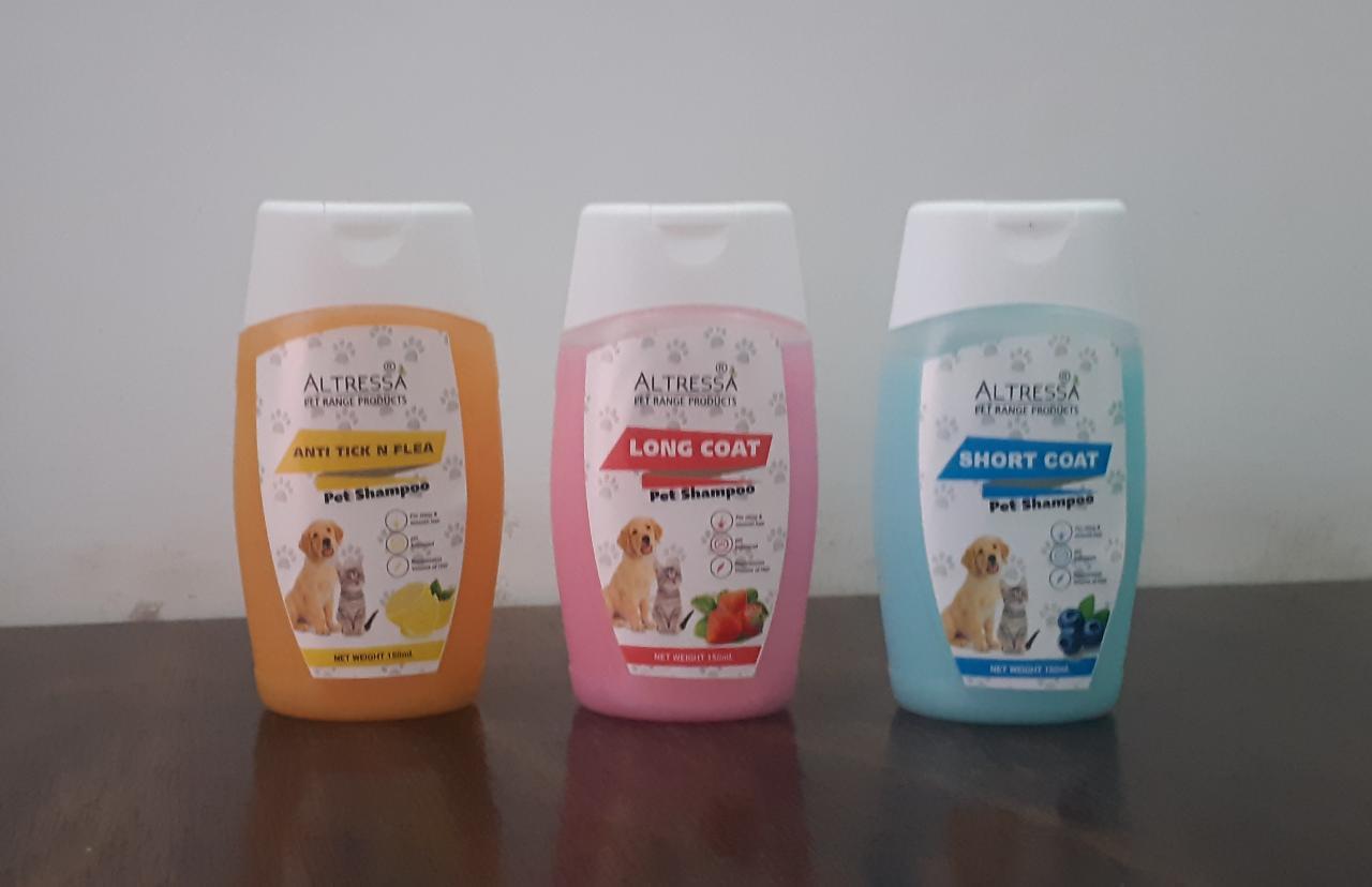 Anti Tick And Flea Shampoo - Pet Cleaning Products For Dogs & Cats, Easy Lather, Maintains Hygiene, Promotes Healthy Coat With Pleasant Fragrance
