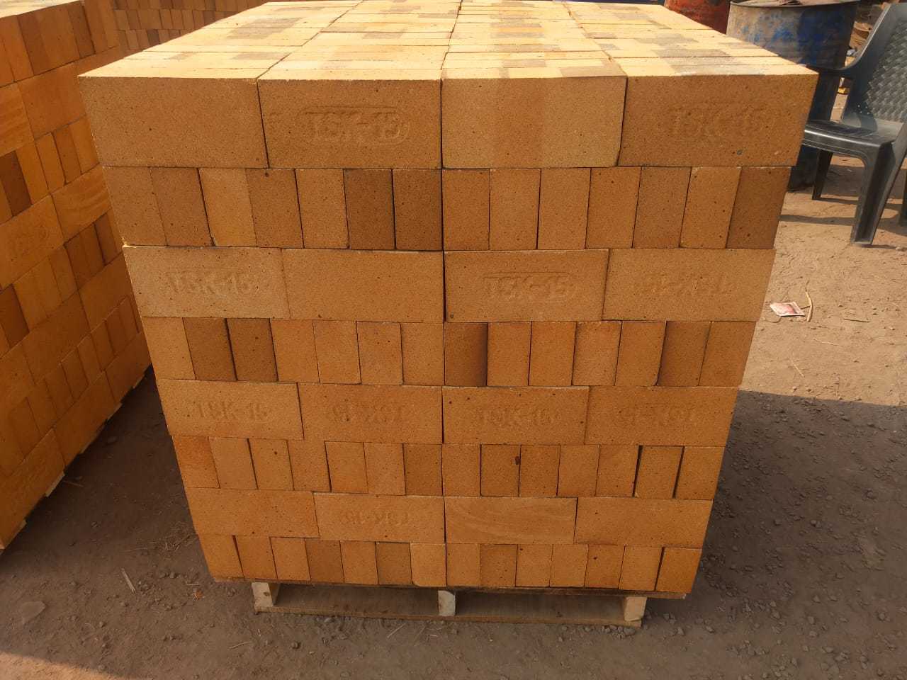 Refractory Fire Clay Bricks - High Density, Rectangular Shape, Tan Color | Excellent Resistance To Spalling, Low Porosity And High Refractoriness For Cement Plants