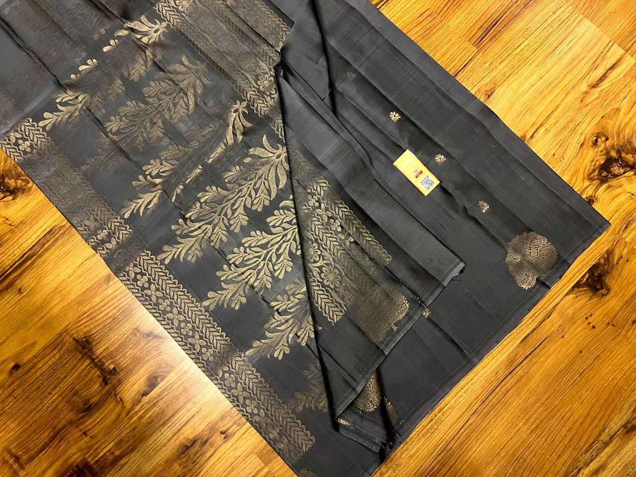 Grey Kanjivaram Soft Silk Handloom Gold Jarie Butta