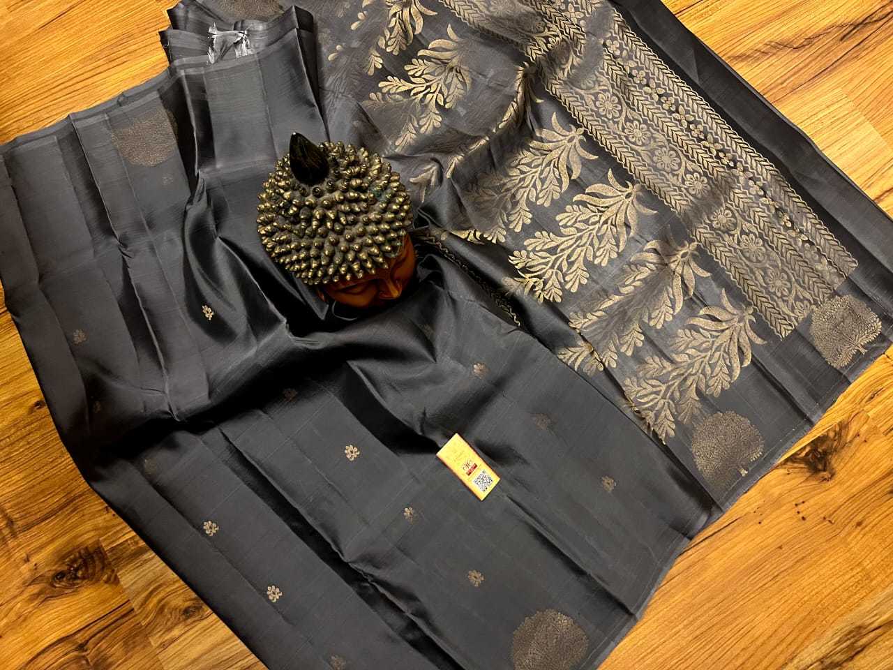 Grey Kanjivaram Soft Silk Handloom Gold Jarie Butta