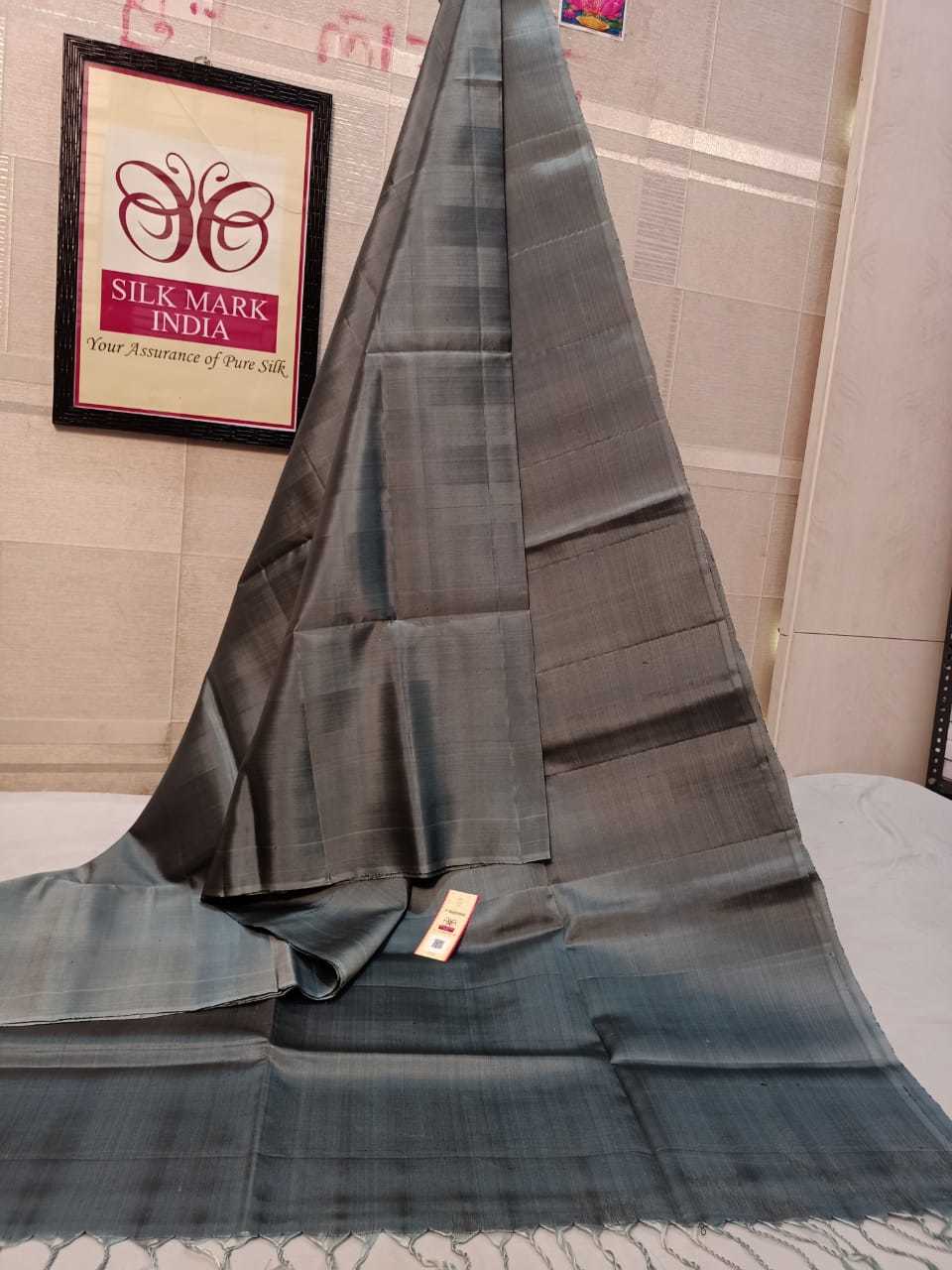 Grey Pasted Colour Handloom Soft Silk Saree