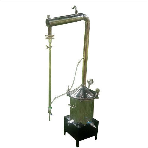 Industrial Distillation Unit Capacity: 2500liters Liter/day